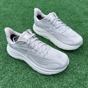 HOKA ONE ONE CLIFTON 10 - Women’s Running Shoes - SIZE 7.5B